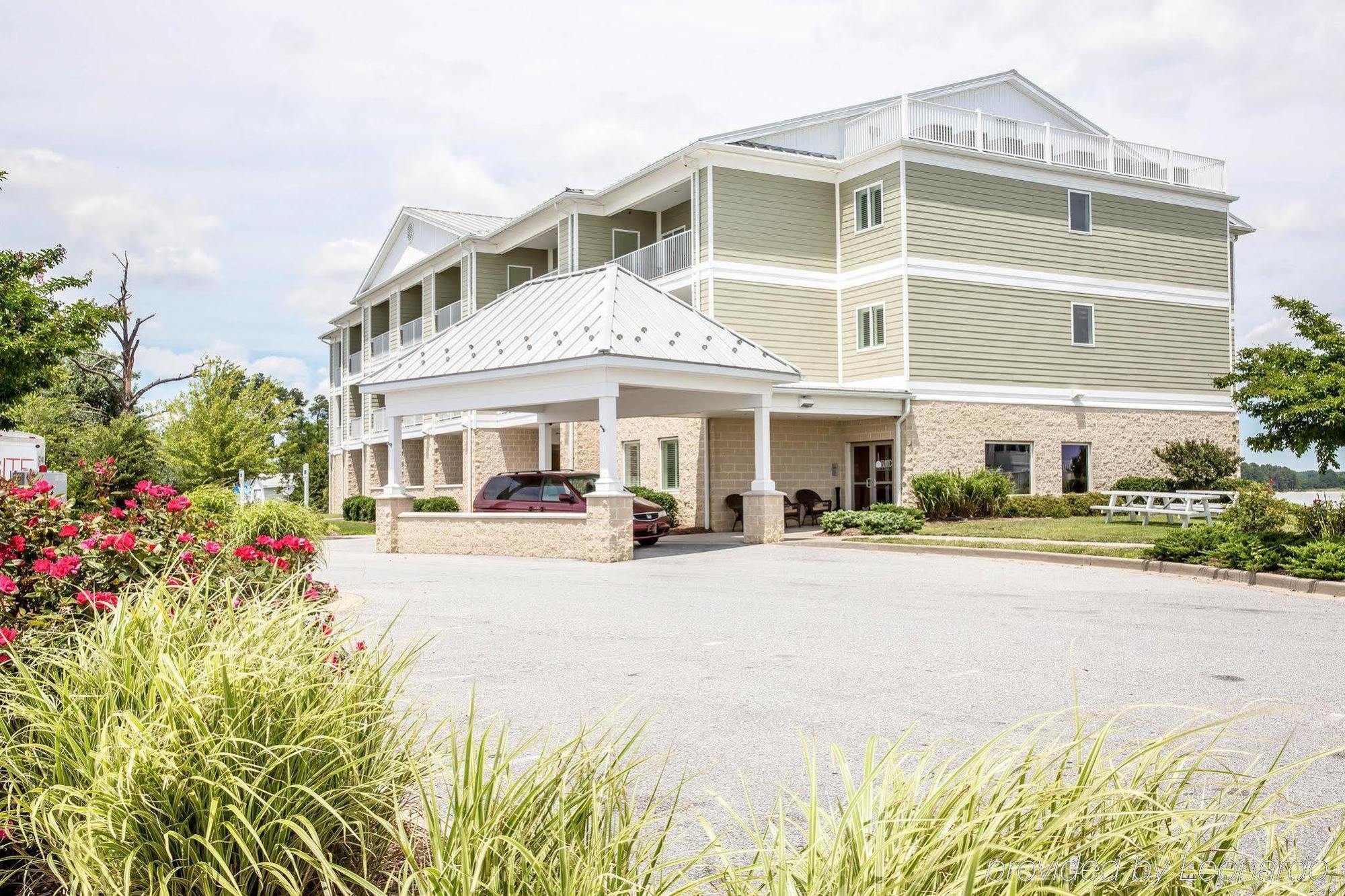 Island Inn & Suites, Ascend Hotel Collection Piney Point Exterior foto